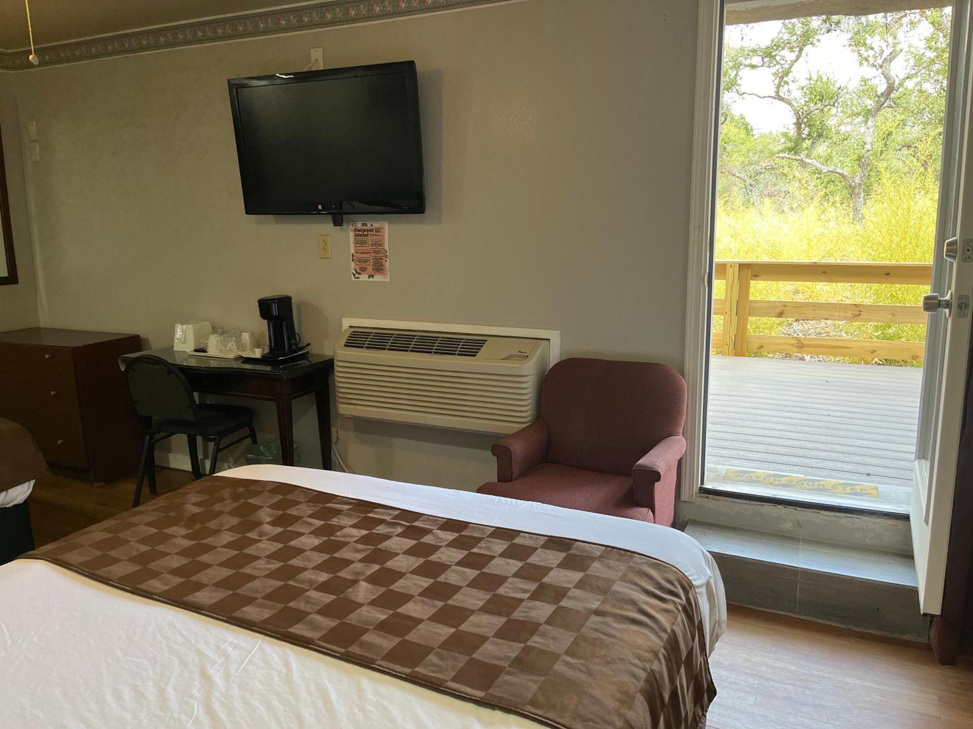 Outpost Motel ドリッピング・スプリングス エクステリア 写真