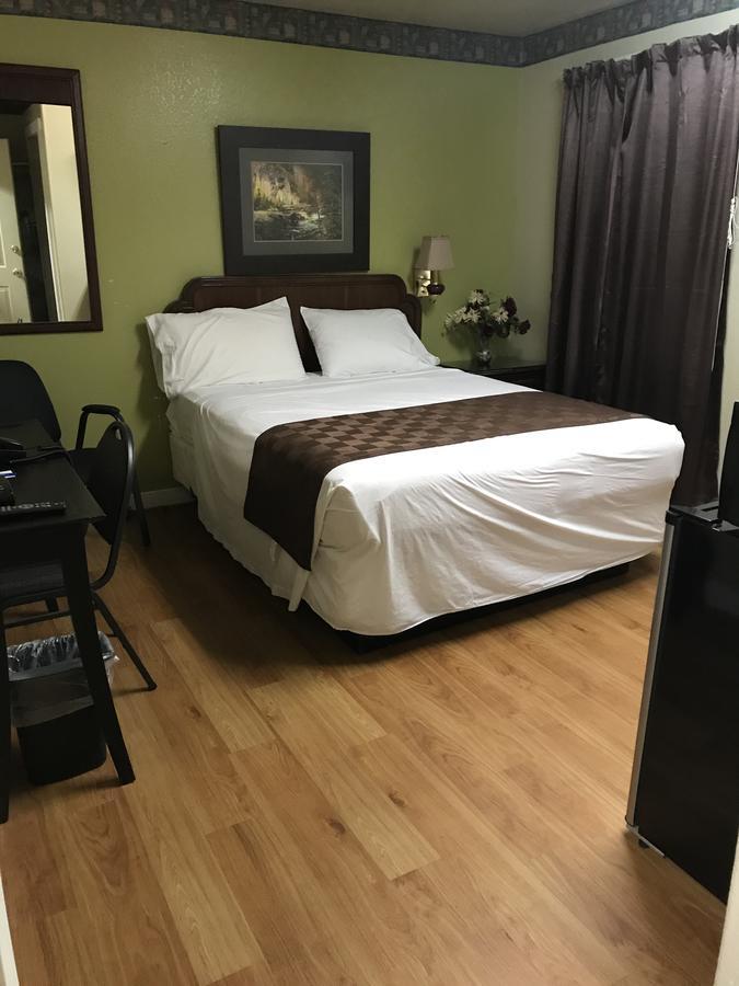 Outpost Motel ドリッピング・スプリングス エクステリア 写真